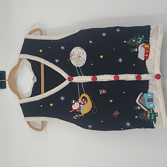 Holiday Editions Tops - Grannycore Holiday editions knit Christmas sweater vest large Santa